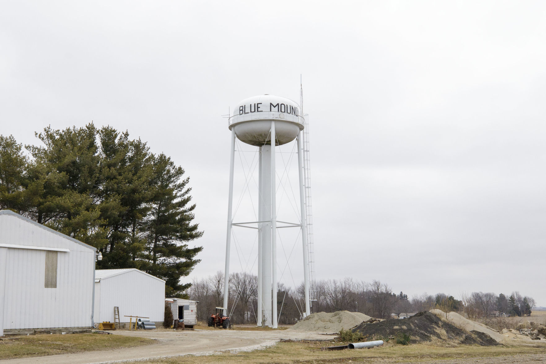 BlueMound-watertower-1-2.jpg